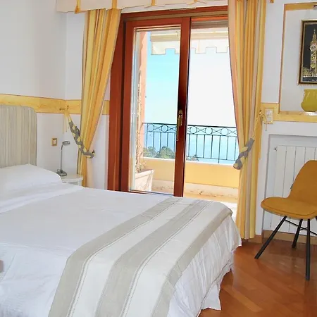 Stunning Penthouse With Panoramic Views Of Village And The French Riviera Eze