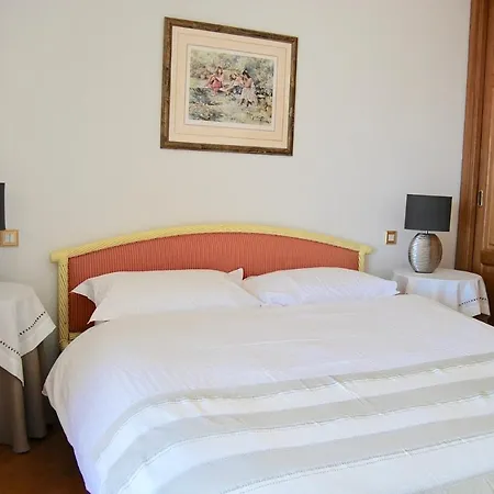 Stunning Penthouse With Panoramic Views Of Village And The French Riviera *